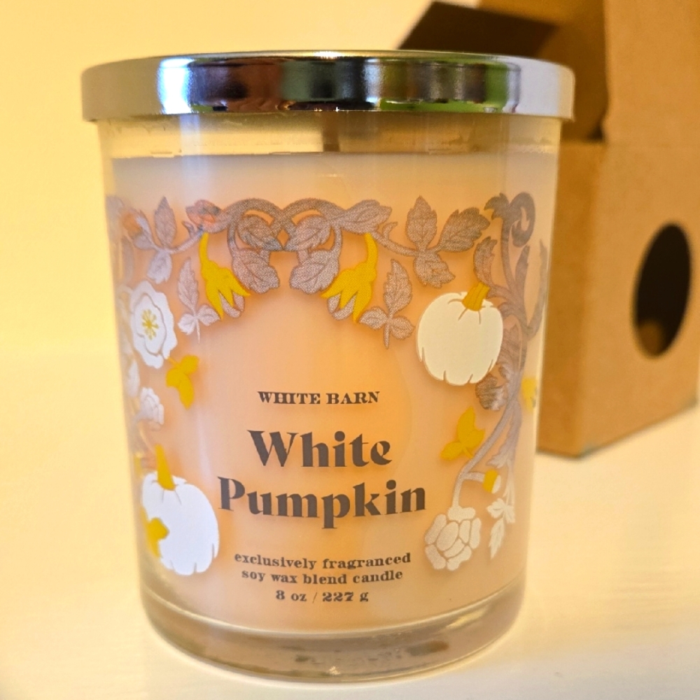 White Barn White Pumpkin Soy Candle